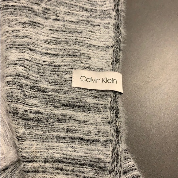 Calvin Klein scarf - Picture 2 of 3